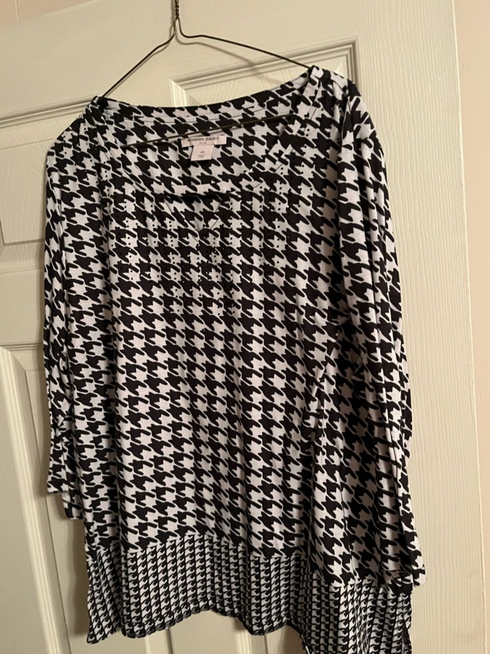 Allison Daley Black & White Houndstooth 3/4 length -Sleeve Top